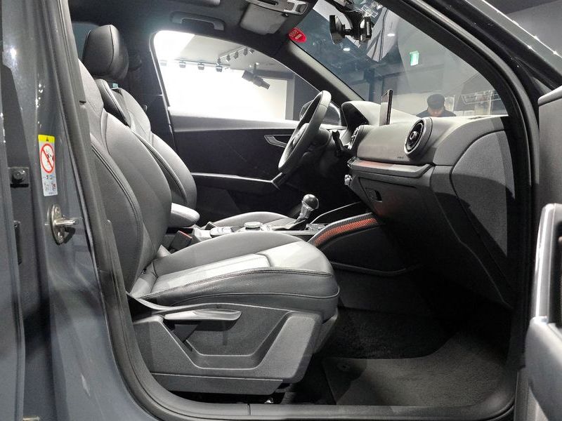 2020 Audi Q2 35 TDI Premium photo 11