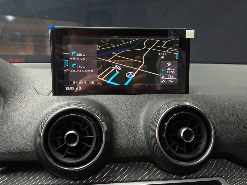 2020 Audi Q2 35 TDI Premium photo 16