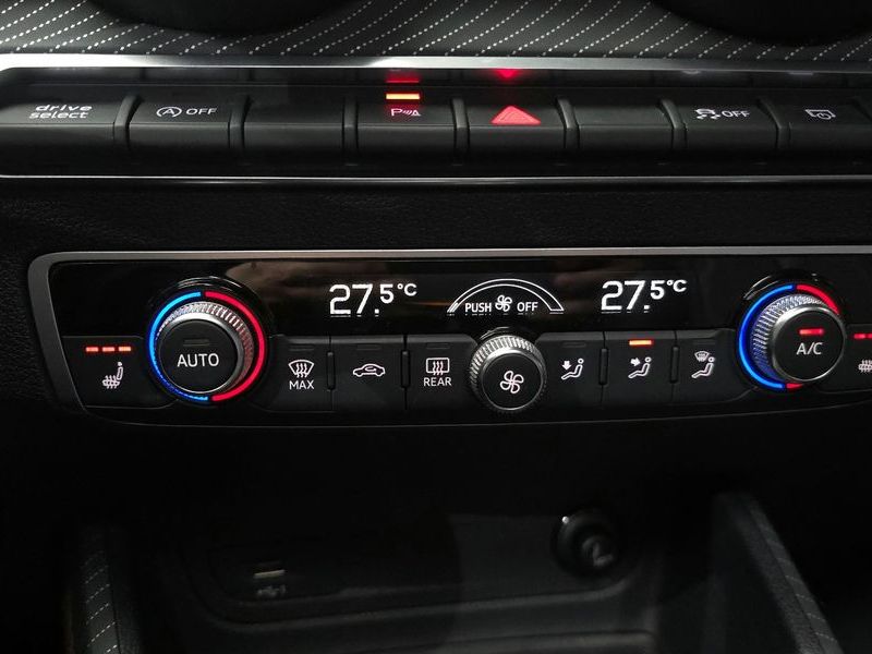 2020 Audi Q2 35 TDI Premium photo 17
