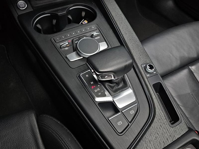 2019 Audi A4 40 TFSI Premium photo 9