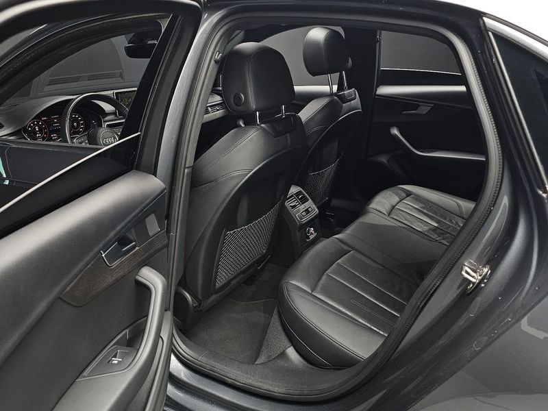 2019 Audi A4 40 TFSI Premium photo 12