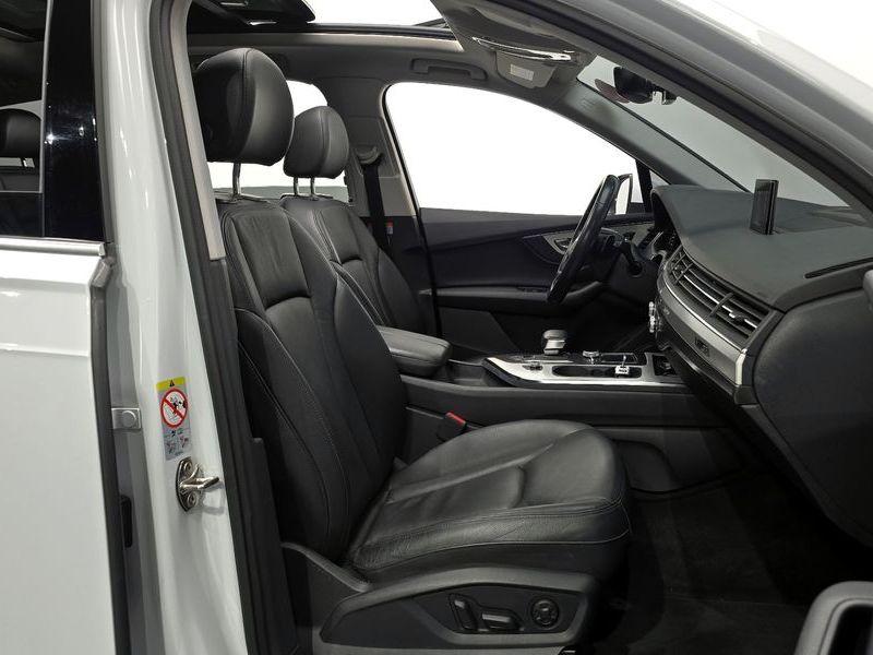 2019 Audi Q7 45 TFSI Quattro photo 10