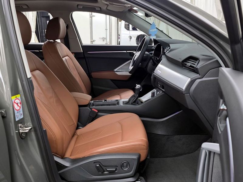2023 Audi Q3 35 TDI photo 11