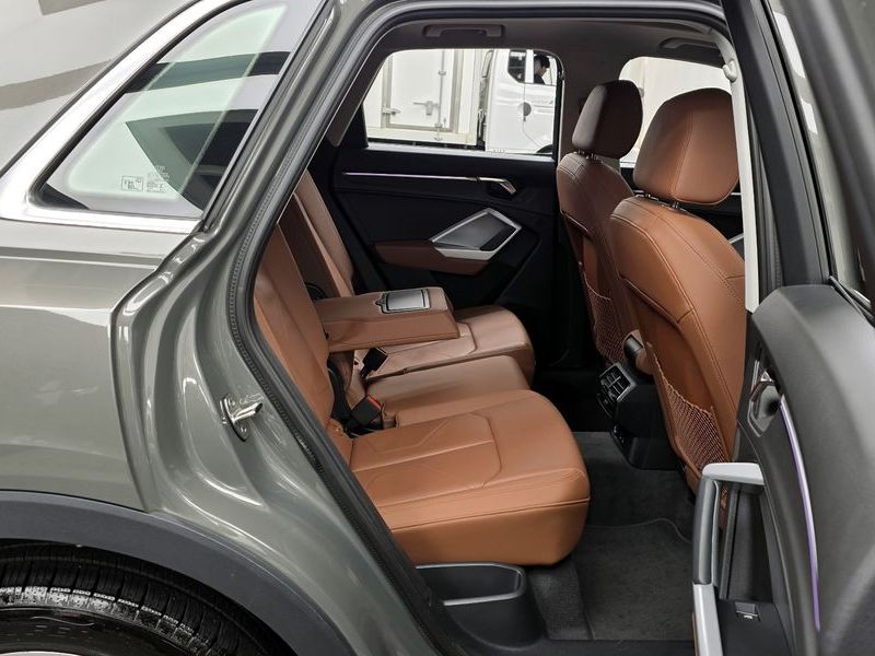 2023 Audi Q3 35 TDI photo 12