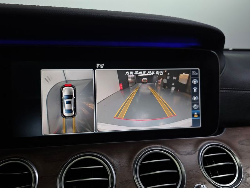 2017 Mercedes-Benz E-Class E300 4MATIC Exclusive photo 15