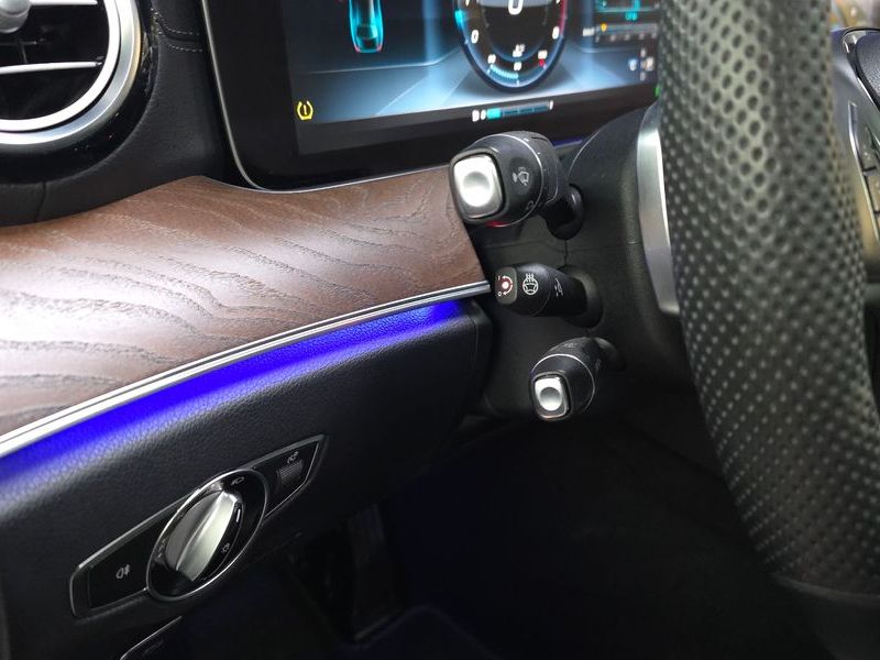2017 Mercedes-Benz E-Class E300 4MATIC Exclusive photo 27