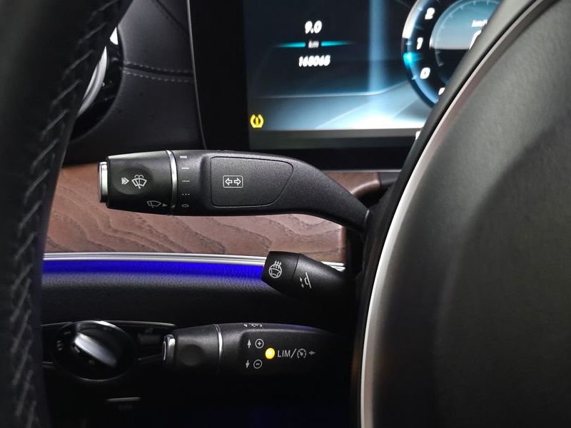 2017 Mercedes-Benz E-Class E300 4MATIC Exclusive photo 28
