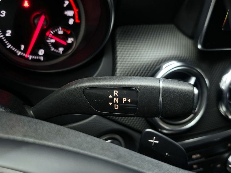 2019 Mercedes-Benz A-Class GLA220 photo 9