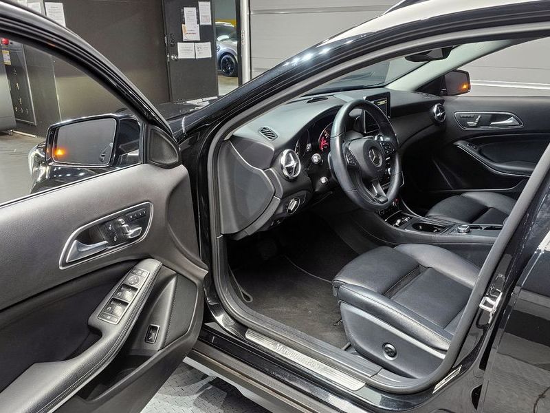 2019 Mercedes-Benz A-Class GLA220 photo 10