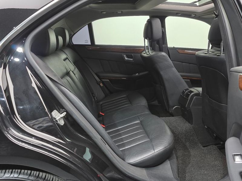 2012 Mercedes-Benz E-Class E300 Elegance photo 11