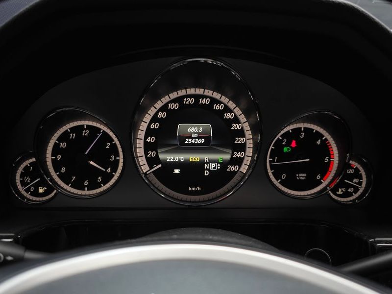 2013 Mercedes-Benz E-Class E220 CDI Avantgarde photo 8