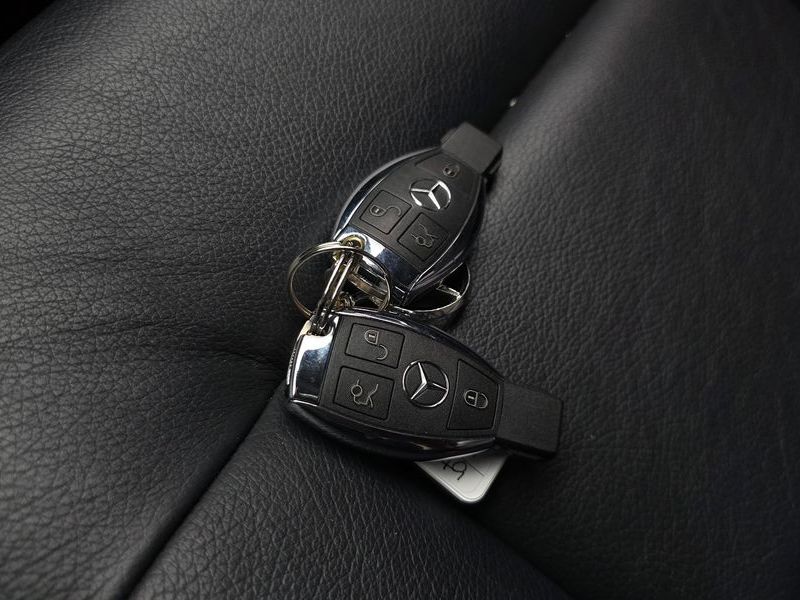 2013 Mercedes-Benz E-Class E220 CDI Avantgarde photo 19