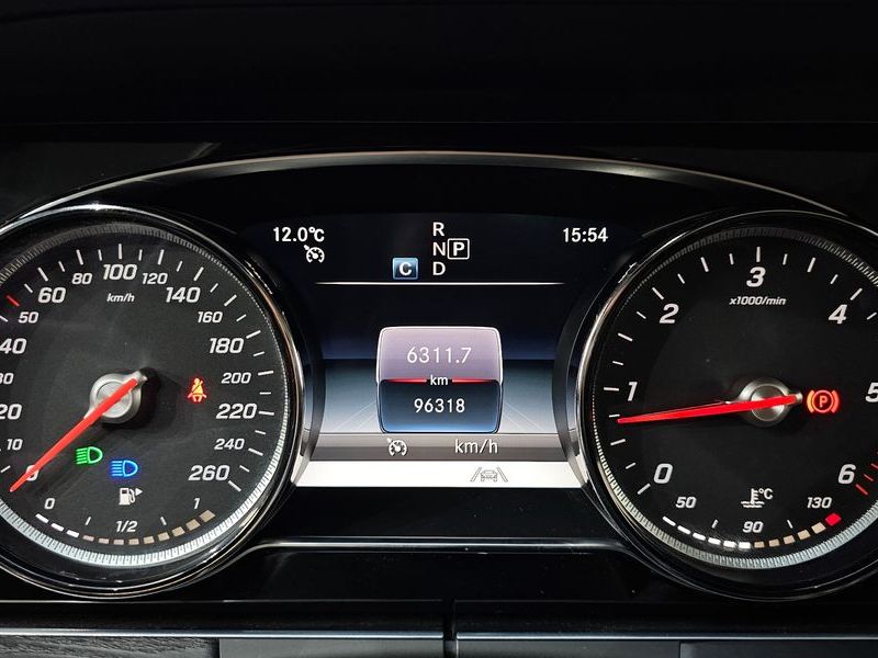 2020 Mercedes-Benz E-Class E220d Avantgarde photo 8