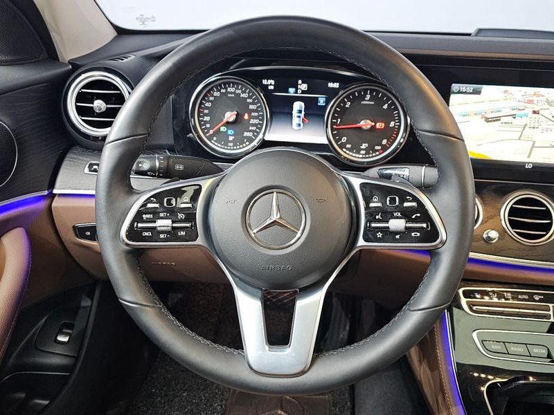 2020 Mercedes-Benz E-Class E220d Avantgarde photo 12