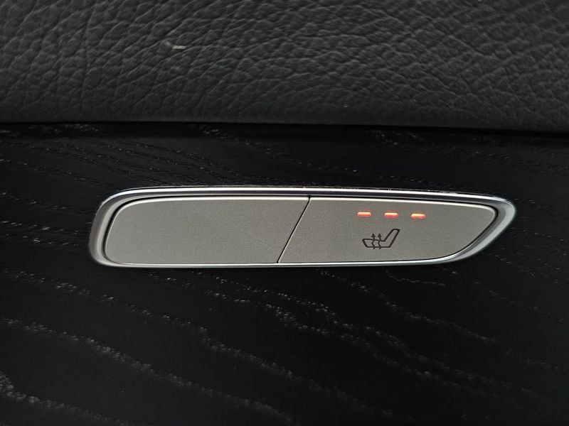 2020 Mercedes-Benz E-Class E220d Avantgarde photo 18