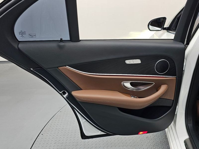 2020 Mercedes-Benz E-Class E220d Avantgarde photo 25