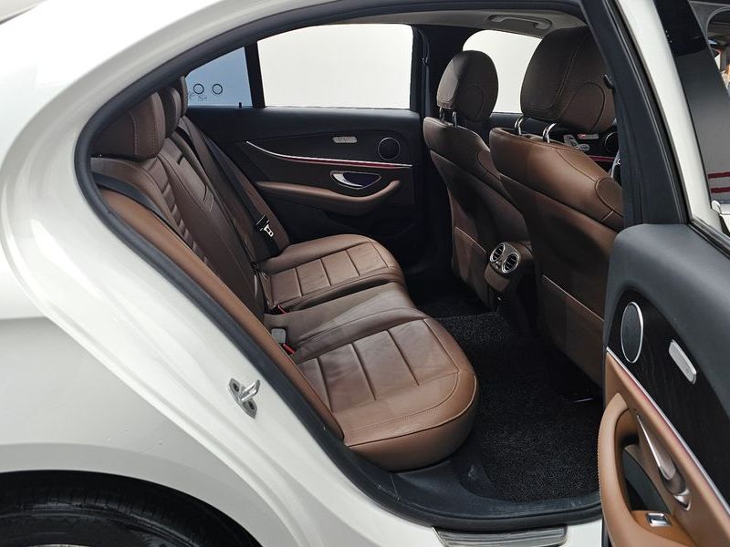 2020 Mercedes-Benz E-Class E220d Avantgarde photo 26