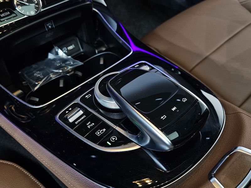 2020 Mercedes-Benz E-Class E220d Avantgarde photo 27