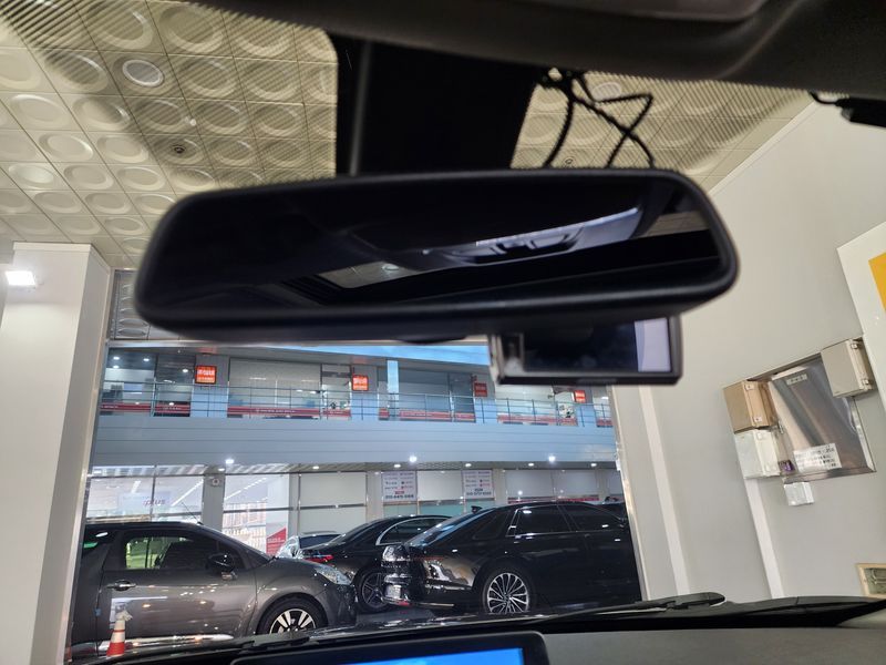 2012 BMW 3 Series 320d photo 9