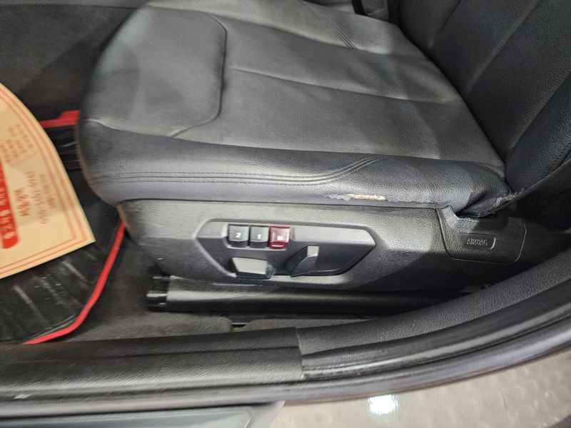 2012 BMW 3 Series 320d photo 10