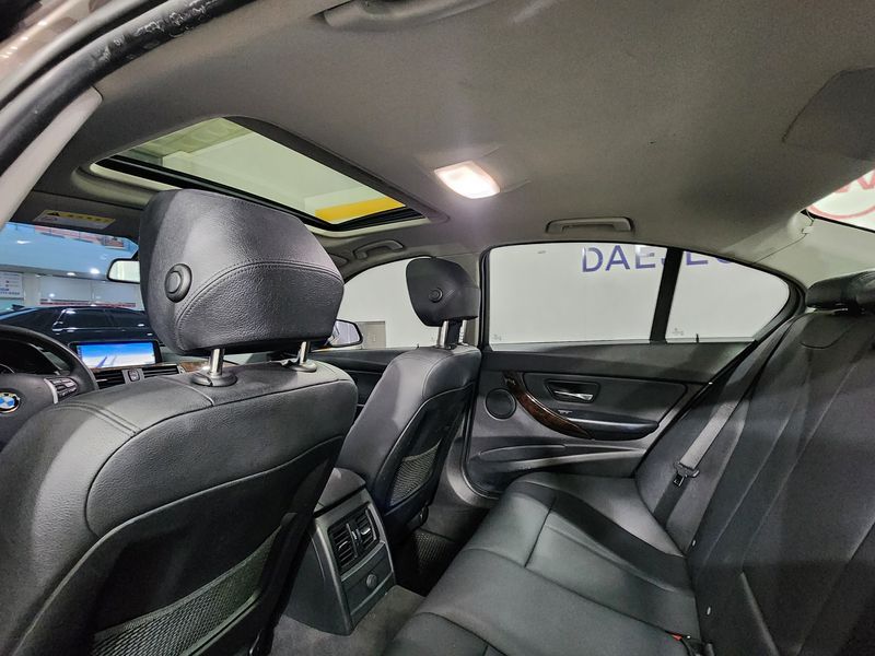 2012 BMW 3 Series 320d photo 13