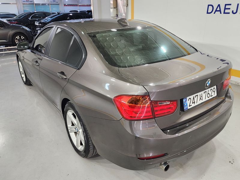 2012 BMW 3 Series 320d photo 20