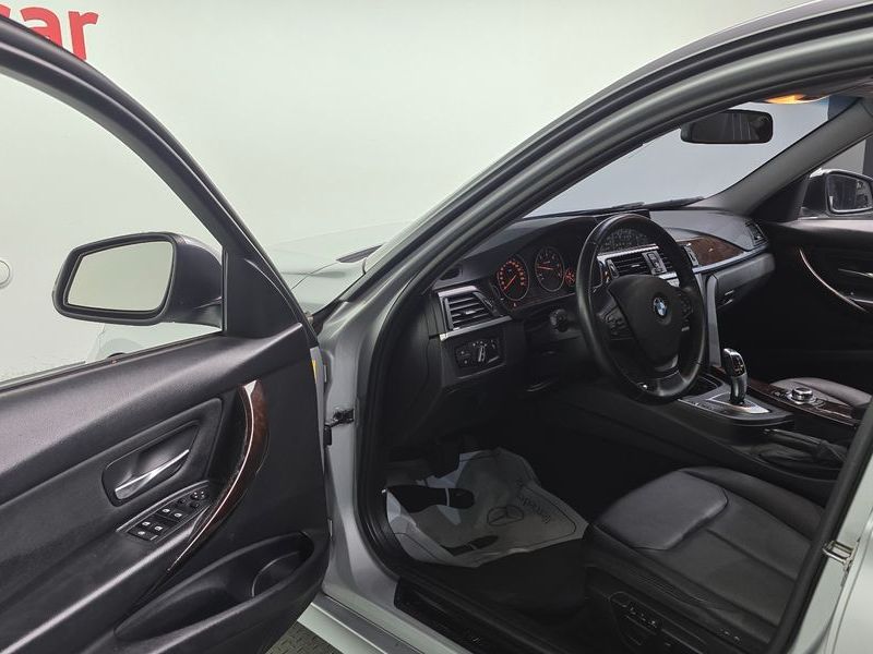 2013 BMW 3 Series 320d xDrive photo 10