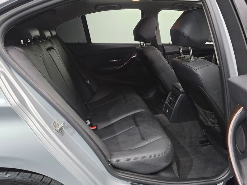 2013 BMW 3 Series 320d xDrive photo 11