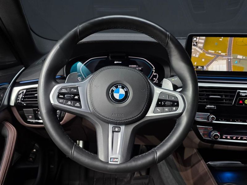 2021 BMW 5 Series 530e M Sport photo 13