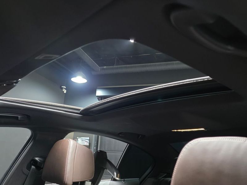 2021 BMW 5 Series 530e M Sport photo 18