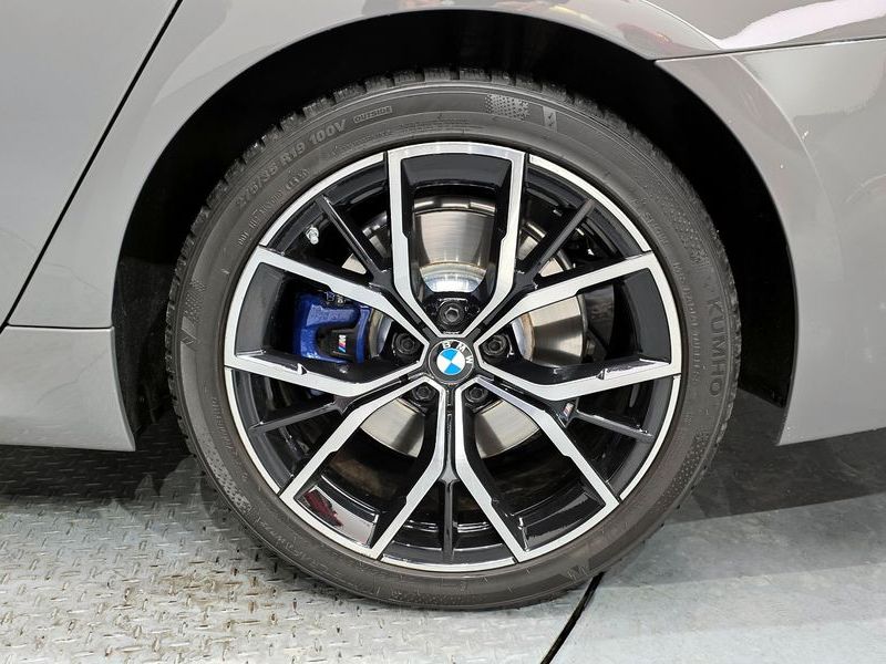 2021 BMW 5 Series 530e M Sport photo 21