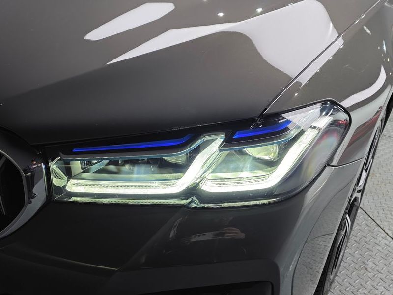 2021 BMW 5 Series 530e M Sport photo 22