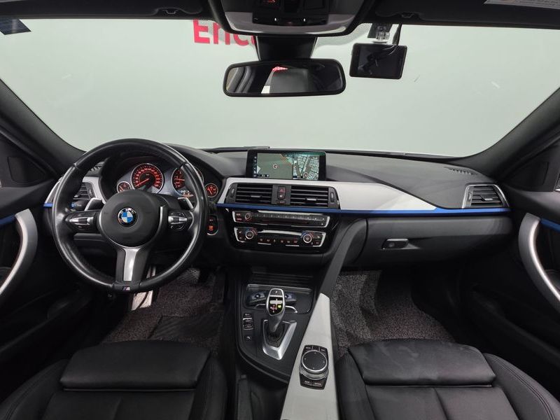 2017 BMW 3 Series 320i M Sport photo 7