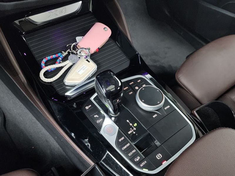 2022 BMW X4 xDrive20i xLine photo 9