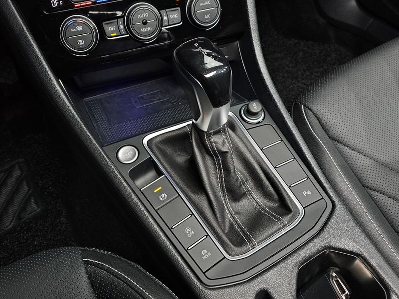 2024 Volkswagen Jetta 1.5 TSI Prestige photo 9