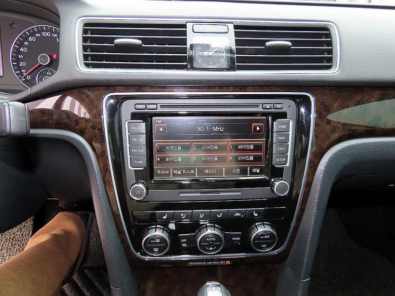 2014 Volkswagen Passat 2.0 TDI B7 photo 12
