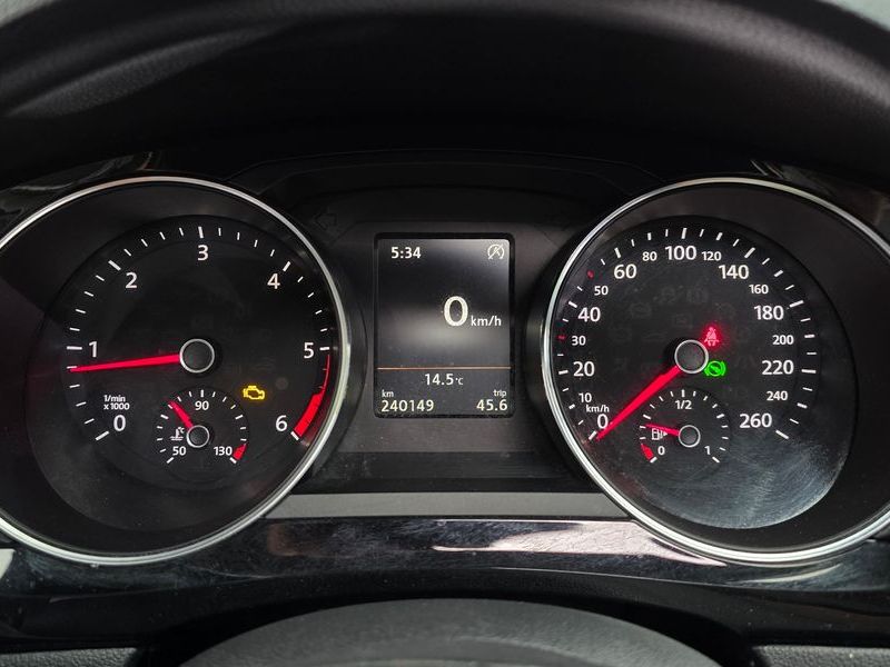 2015 Volkswagen Jetta 2.0 TDI BlueMotion Premium 6th photo 8