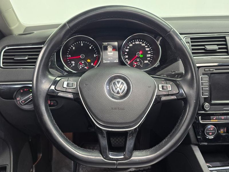 2015 Volkswagen Jetta 2.0 TDI BlueMotion Premium 6th photo 13