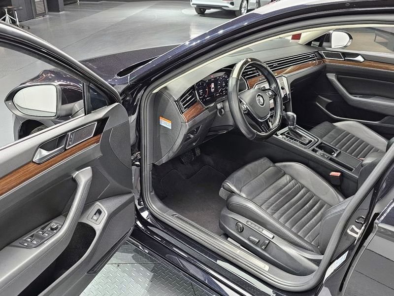 2018 Volkswagen Passat 2.0 TDI Premium photo 11