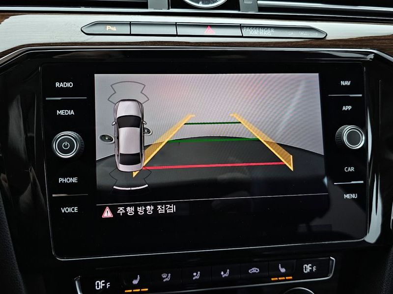 2018 Volkswagen Passat 2.0 TDI Premium photo 14