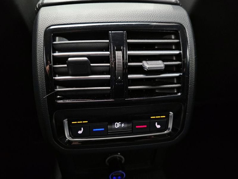 2018 Volkswagen Passat 2.0 TDI Premium photo 17