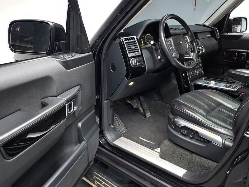 2012 Land Rover Range Rover 4.4 TDV8 Vogue photo 11