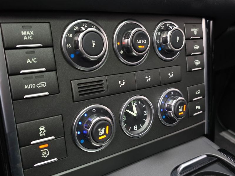 2012 Land Rover Range Rover 4.4 TDV8 Vogue photo 17