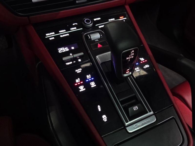 2020 Porsche Cayenne 3.0 photo 9