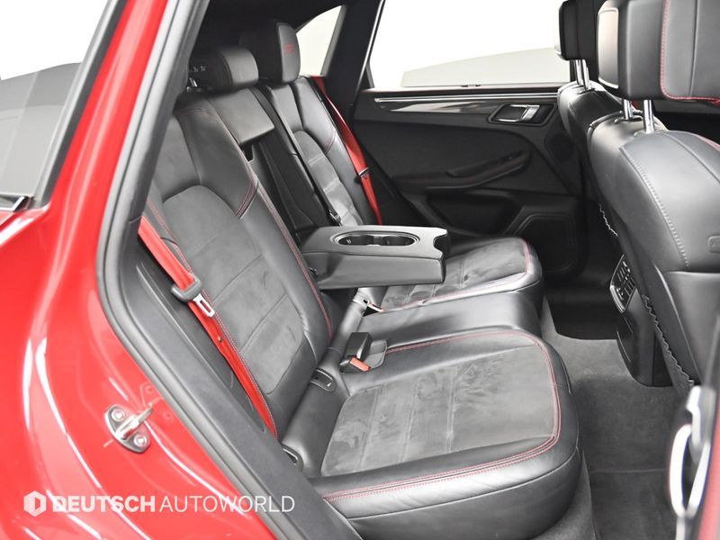 2017 Porsche Macan 3.0 GTS 95B photo 12