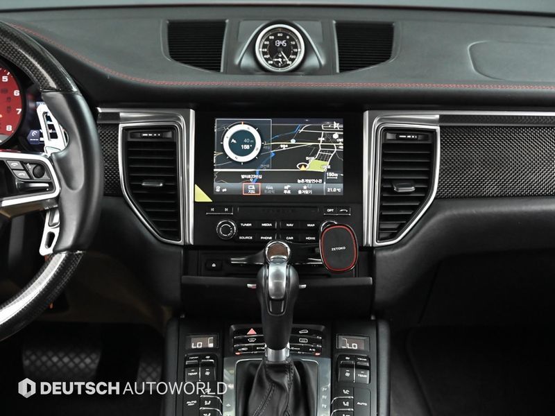 2017 Porsche Macan 3.0 GTS 95B photo 14