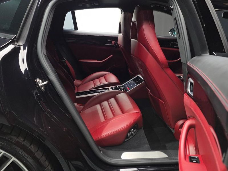2018 Porsche Panamera 3.0 AWD photo 11