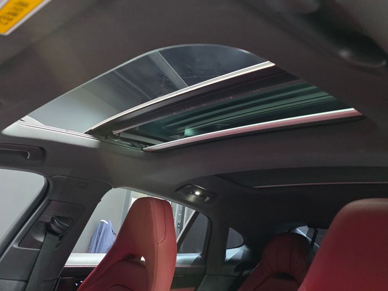 2018 Porsche Panamera 3.0 AWD photo 17