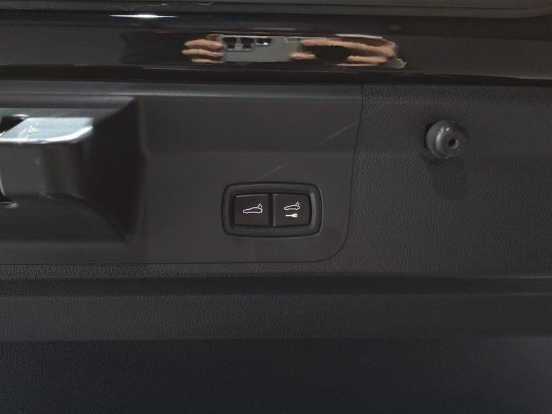 2018 Porsche Panamera 3.0 AWD photo 20