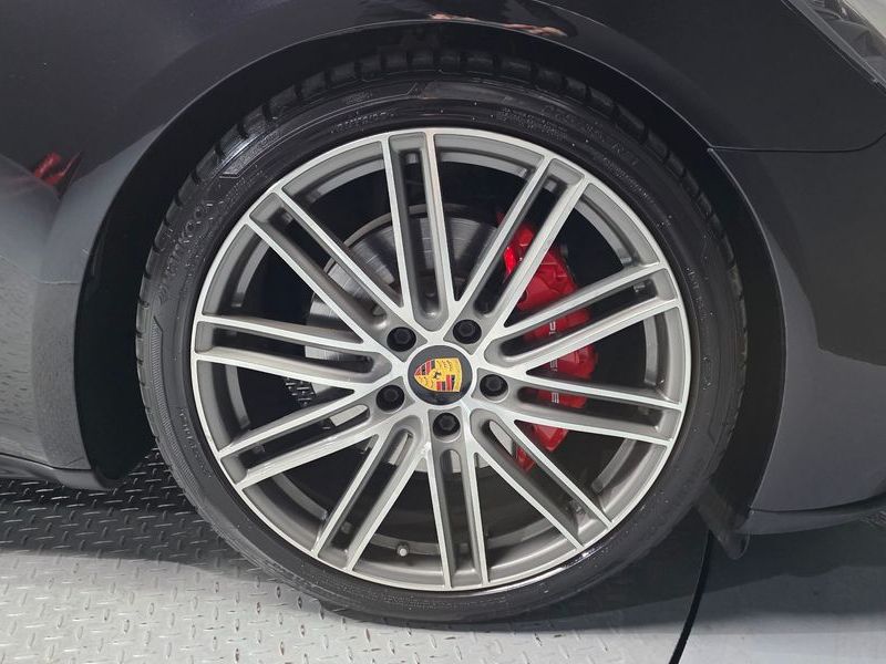 2018 Porsche Panamera 3.0 AWD photo 21